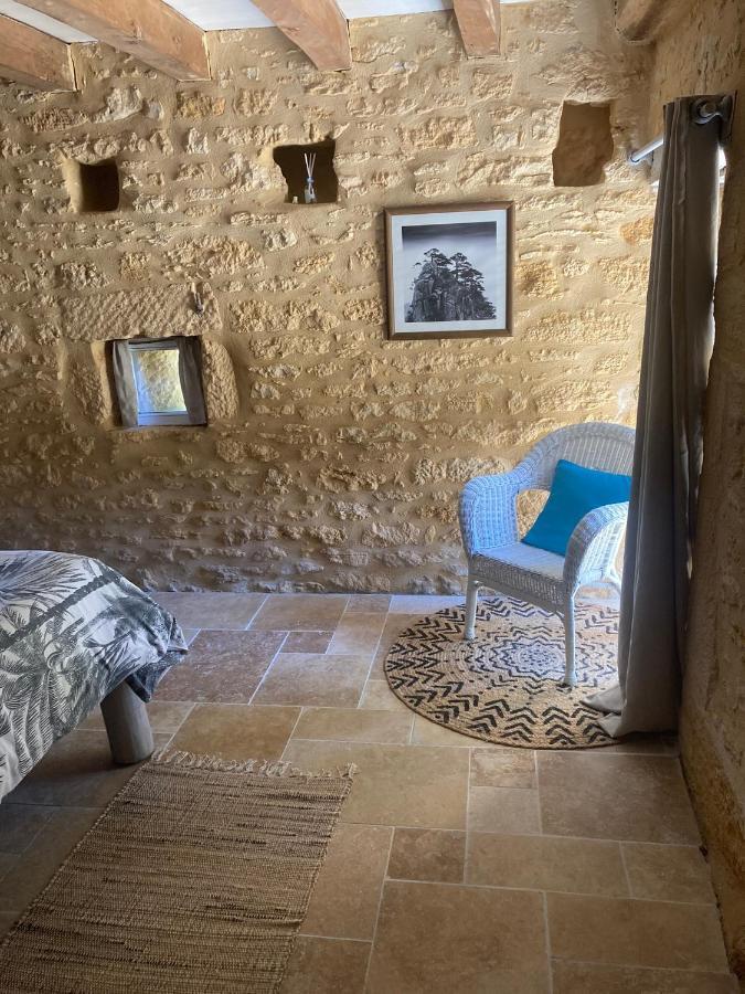 فيلا Logis Des 4 Fees Et Son Bain Nordique Sainte-Nathalène المظهر الخارجي الصورة