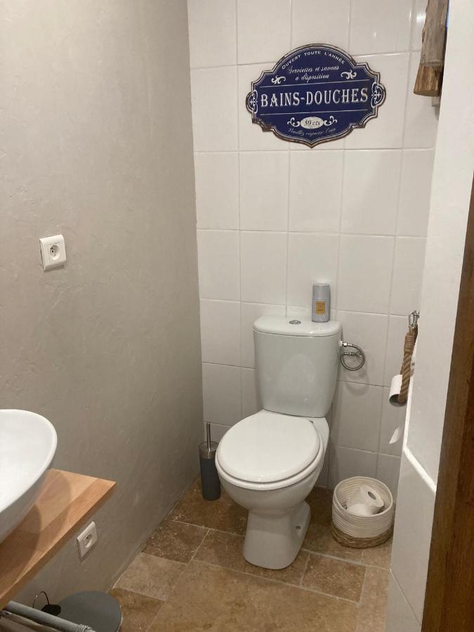 فيلا Logis Des 4 Fees Et Son Bain Nordique Sainte-Nathalène المظهر الخارجي الصورة